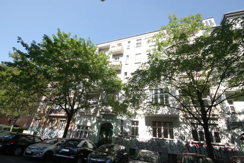2 Zimmer, saniert, Dielenboden, Balkon, Helmholtzplatzkiez — photo 1